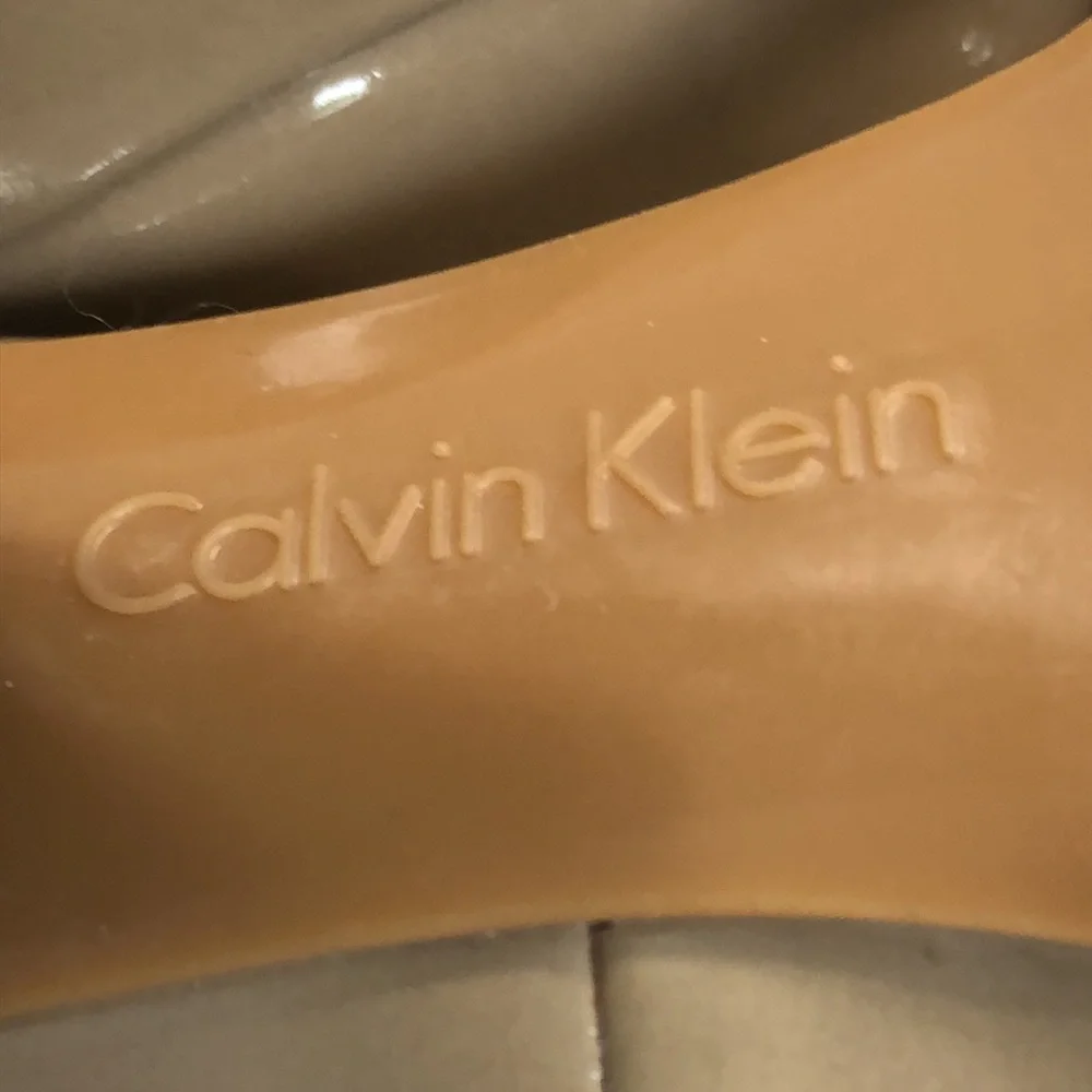 Calvin Klein Nude Platform Pointed Toe Triangular Wood Heels size 9M
